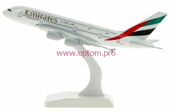 Модель металлического самолета Аэробус А380, авиакомпании Emirates, на шасси, длина 19 см.