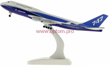 Модель металлического самолета Боинг 747, в оригинальной фирменной окраски, на шасси, длина 20 см.