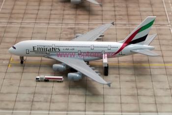   Airbus A380 Emirates.  .